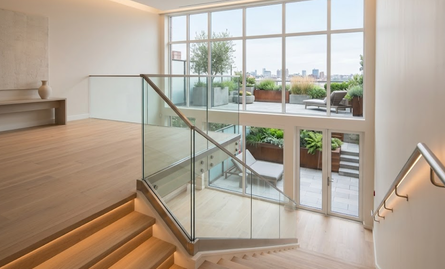 Glass Handrails and Guardrails in Toronto
