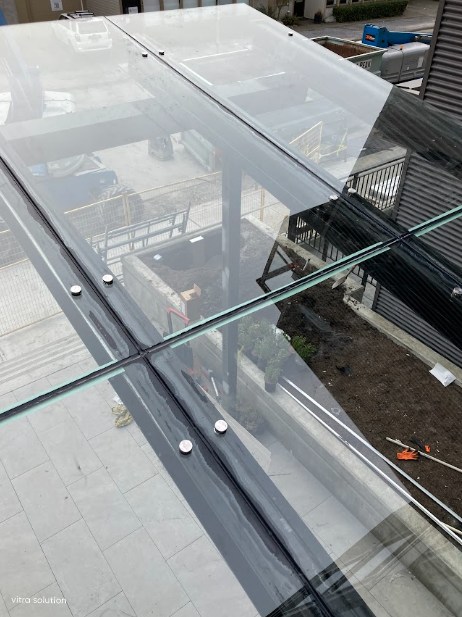 Glass staircase design